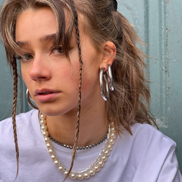 Find Øreringe, chunky hoops, forsølvet messing, 60 x 6 mm hos Beadhouse of Copenhagen i dag, med en altid hurtig levering!