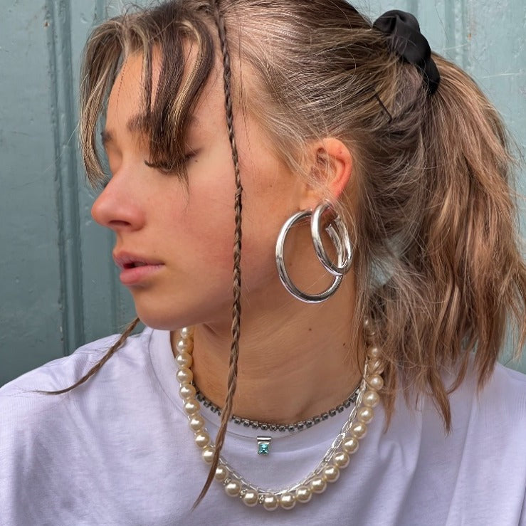 Find Øreringe, chunky hoops, forsølvet messing, 60 x 6 mm hos Beadhouse of Copenhagen i dag, med en altid hurtig levering!