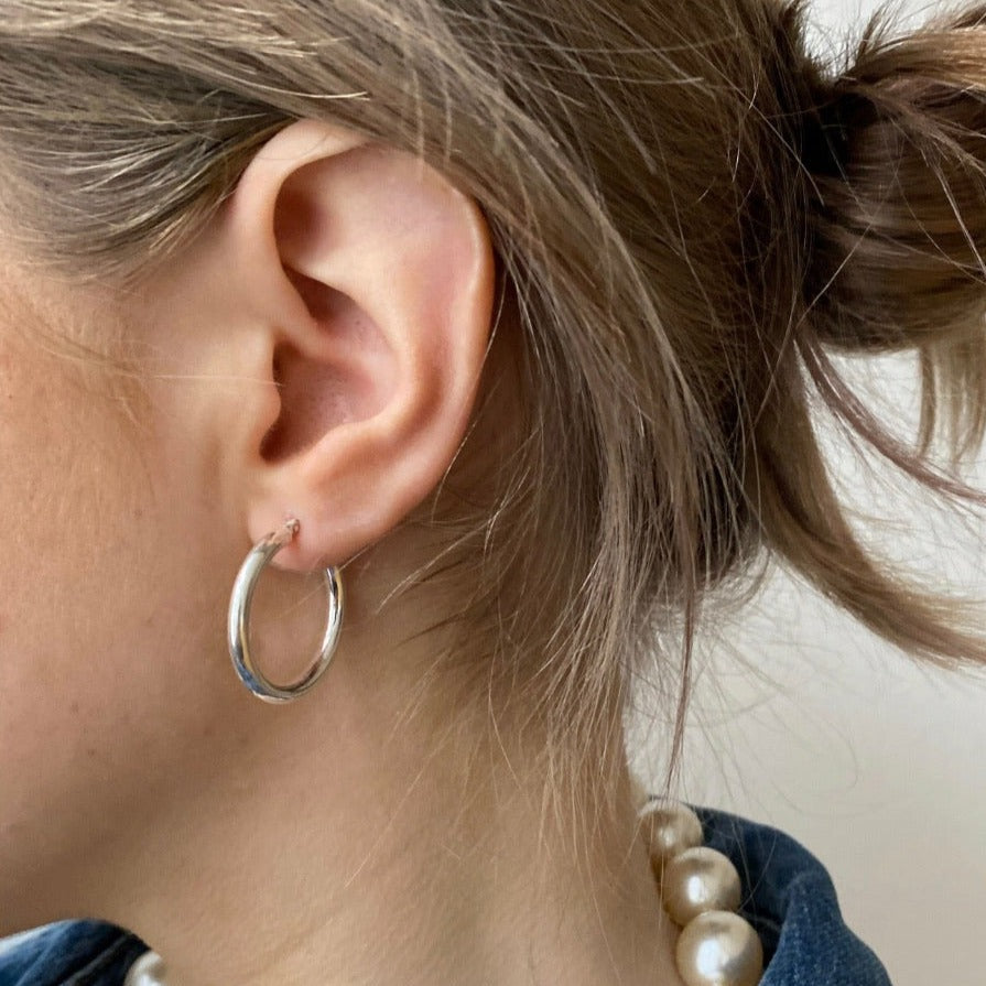 Find Øreringe, hoops, sterlingsølv, 26 x 3 mm, 103c hos Beadhouse of Copenhagen i dag, med en altid hurtig levering!