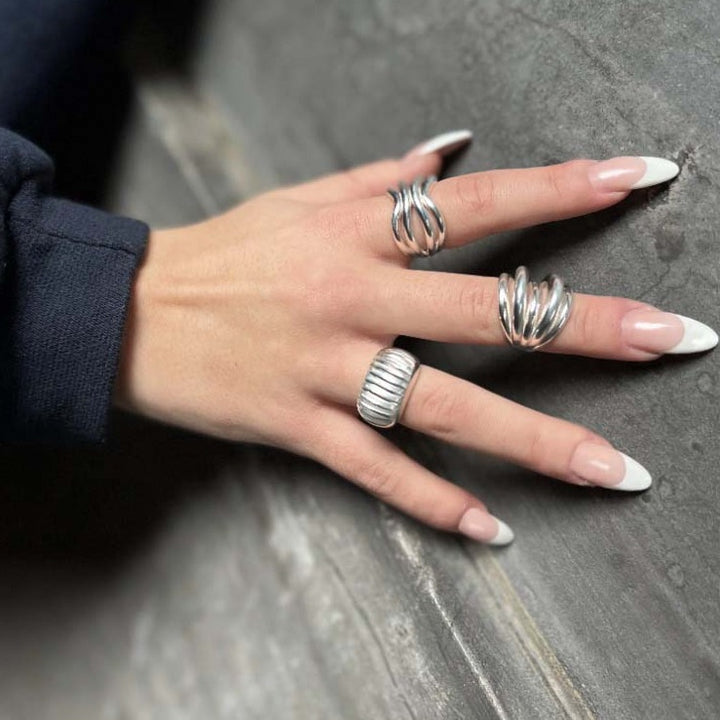 Find Fingerring, chunky rillet ring, sterlingsølv hos Beadhouse of Copenhagen i dag, med en altid hurtig levering!